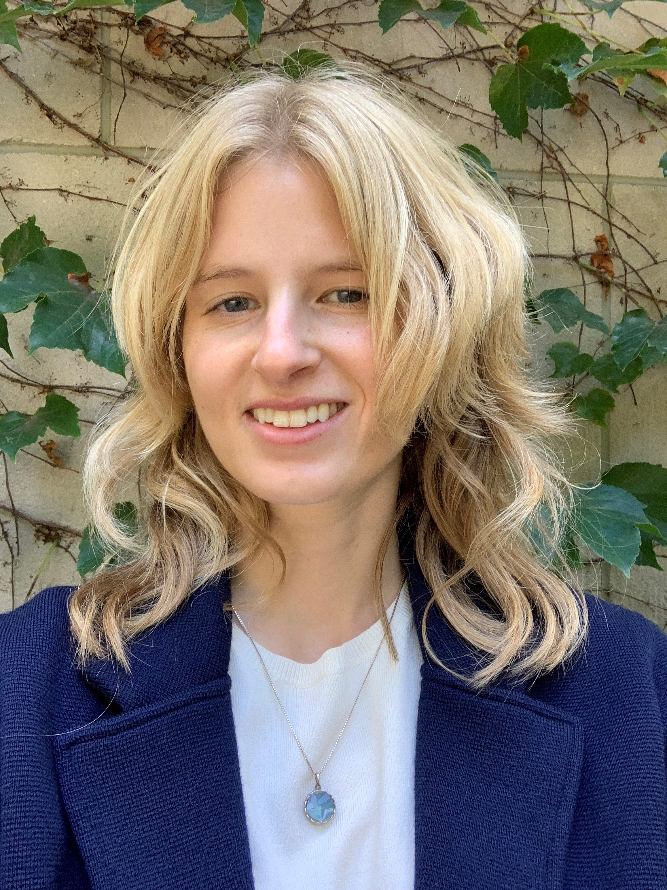 Bush_Kristina.jpg online learning librarian Kristina Bush