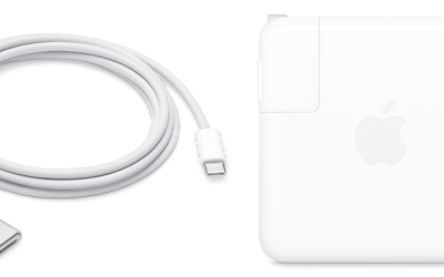 Photo of MagSafe 3 charging cord and block